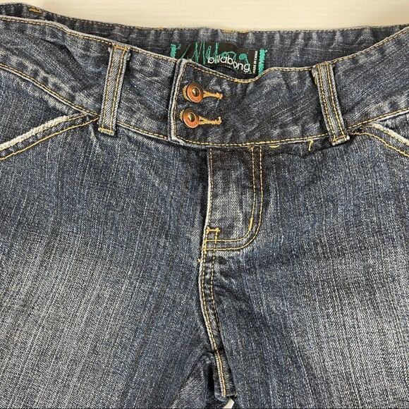 Billabong Denim Shorts Women's Size 10 Spellout Low Rise - Picture 4 of 10